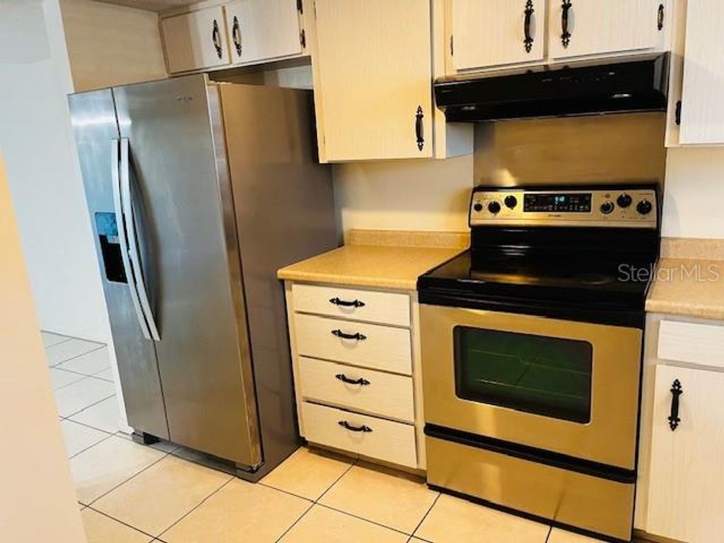 Image 6 of property listing at 625 N HALIFAX AVENUE 9, Daytona Beach, FL 32118