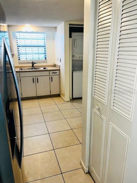 Image 7 of property listing at 625 N HALIFAX AVENUE 9, Daytona Beach, FL 32118