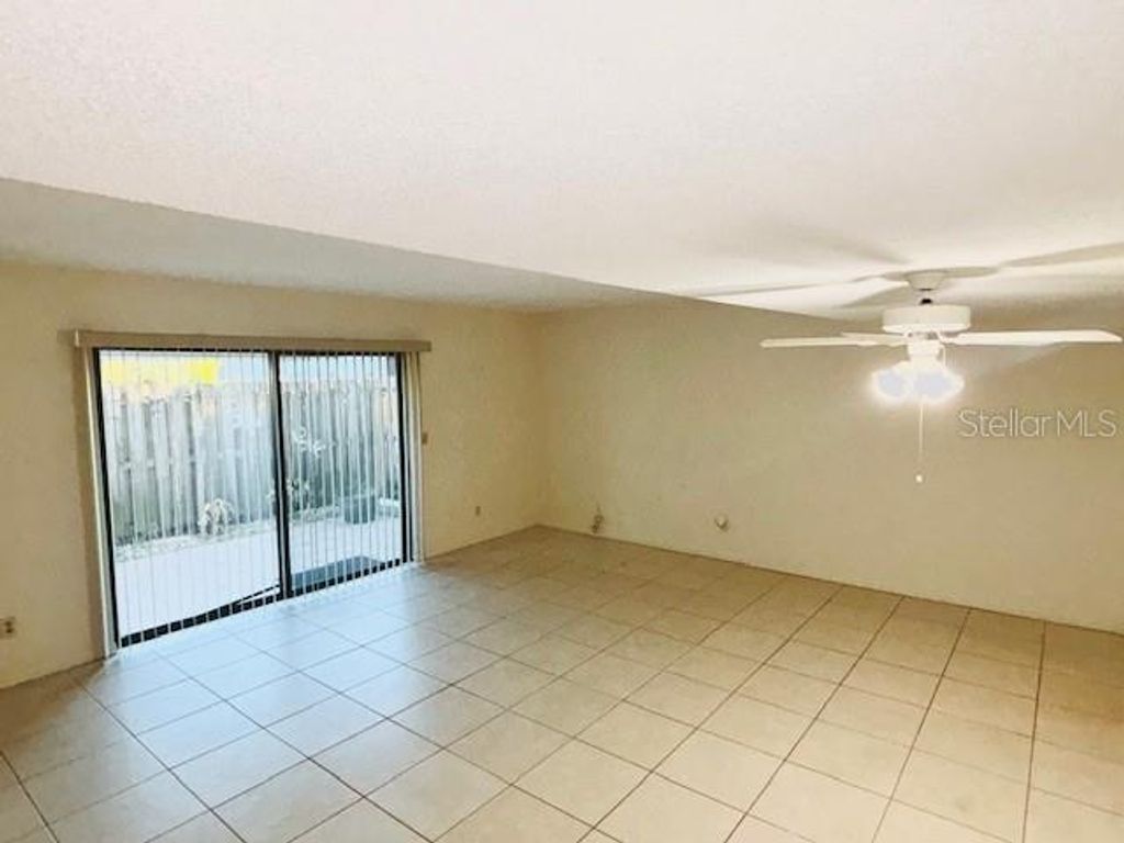 Image 8 of property listing at 625 N HALIFAX AVENUE 9, Daytona Beach, FL 32118