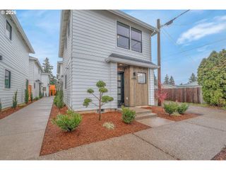 6491 Se RAMONA St C, Portland, OR 97206