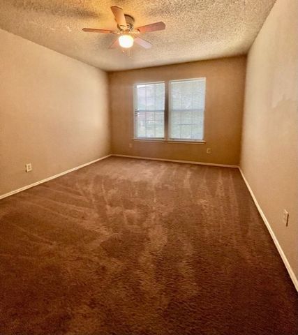 6404 Tempest Drive, Arlington, TX 76001