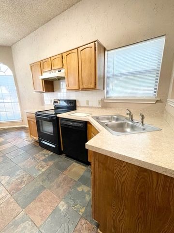6404 Tempest Drive, Arlington, TX 76001