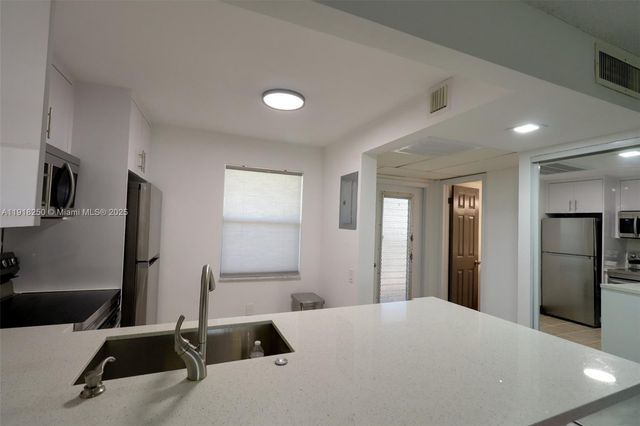 9300 Lime Bay Blvd 102, Tamarac, FL 33321