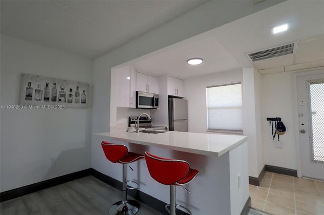 9300 Lime Bay Blvd 102, Tamarac, FL 33321