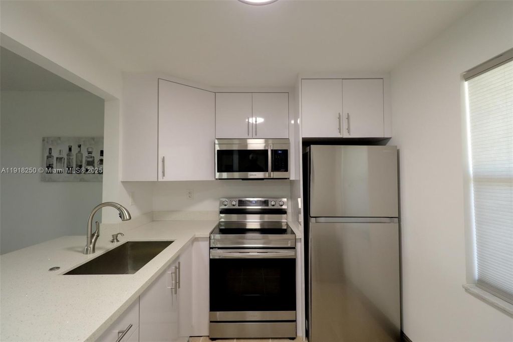 9300 Lime Bay Blvd 102, Tamarac, FL 33321