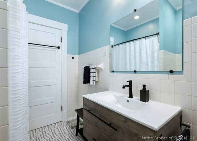 217 E 9th Street, New Albany, IN 47150