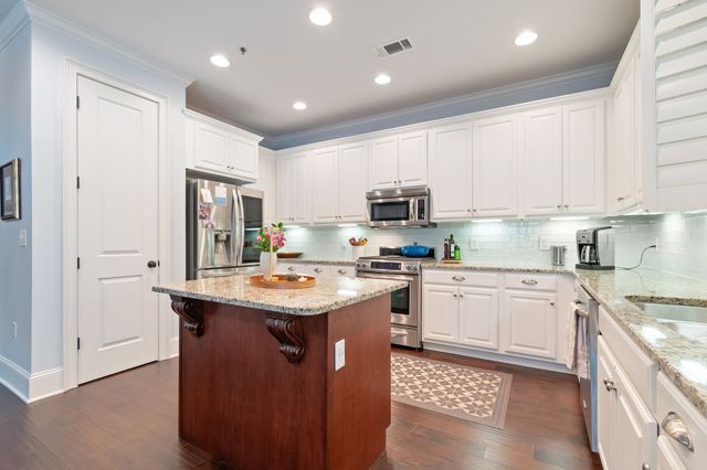 4116 Ridgefield Dr, Nashville, TN 37205