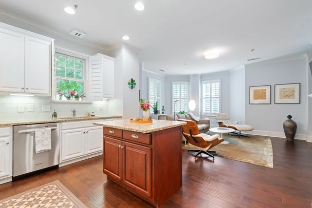 4116 Ridgefield Dr, Nashville, TN 37205