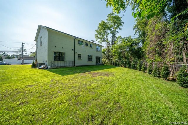 770 Cedar Street, Syosset, NY 11791