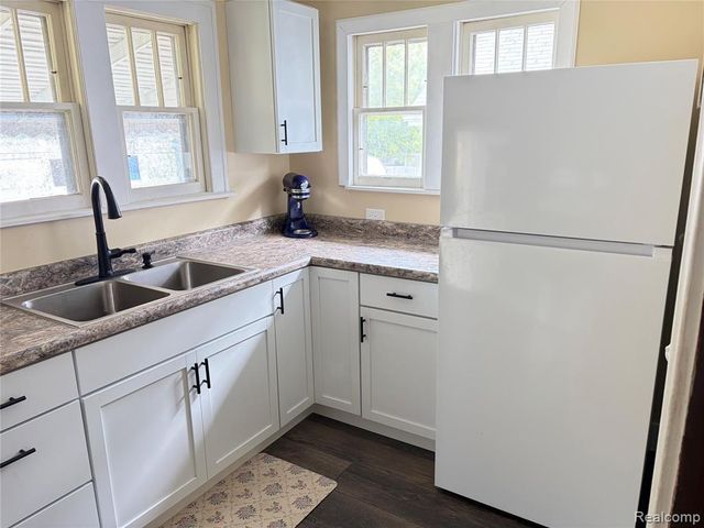 2210 Brown Street, Flint, MI 48503