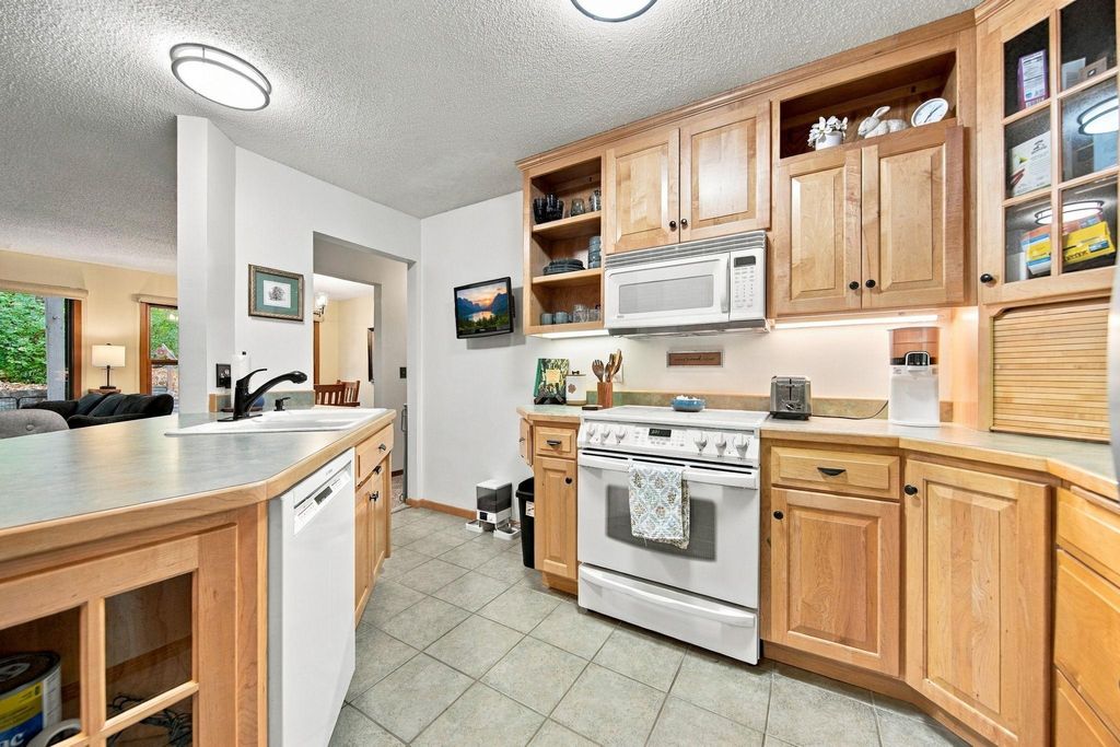 15805 26th Avenue N B, Plymouth, MN 55447 — photo 2