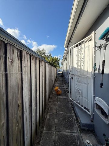 399 W 12th St, Hialeah, FL 33010