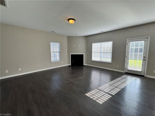 803 Peachtree Meadows Circle, Kernersville, NC 27284