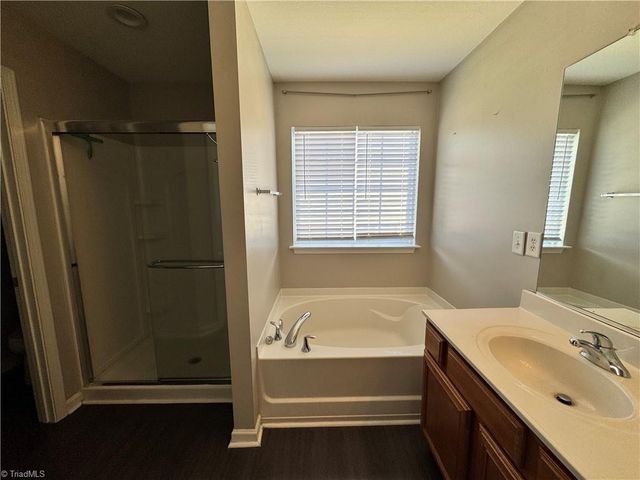 803 Peachtree Meadows Circle, Kernersville, NC 27284