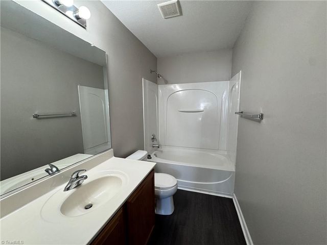 803 Peachtree Meadows Circle, Kernersville, NC 27284