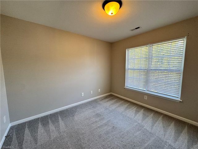 803 Peachtree Meadows Circle, Kernersville, NC 27284