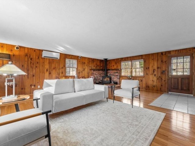 40 Atwood Rd, Southborough, MA 01772