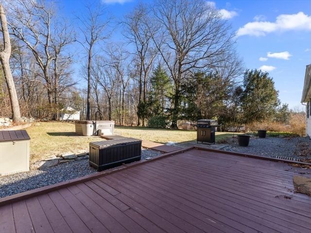 40 Atwood Rd, Southborough, MA 01772