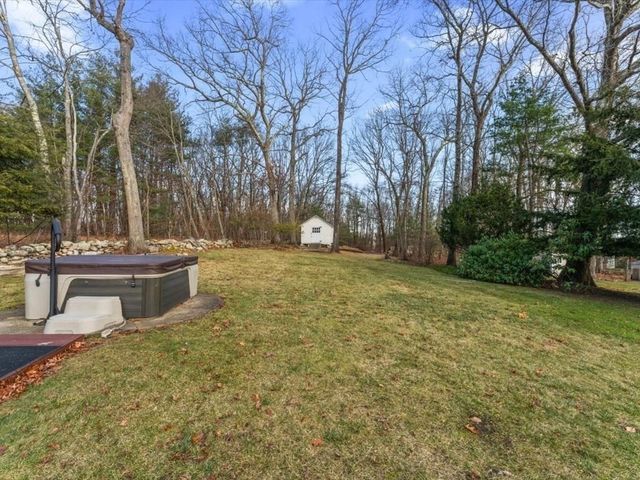 40 Atwood Rd, Southborough, MA 01772