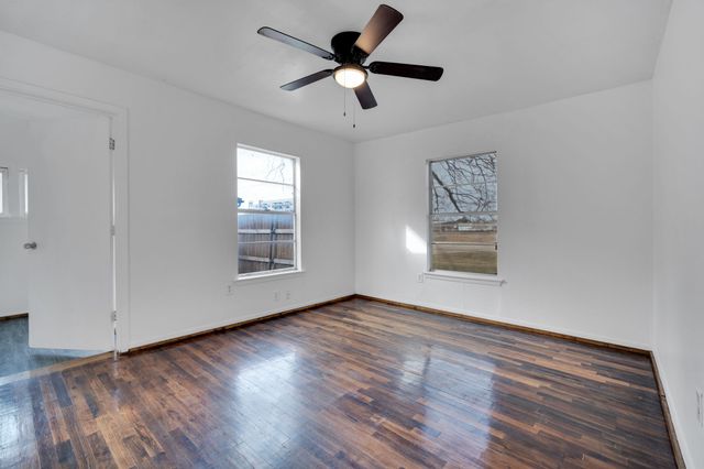 220 N Commerce Street, Burleson, TX 76028