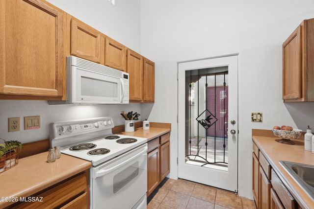 10523 E John McNair Place, Tucson, AZ 85747