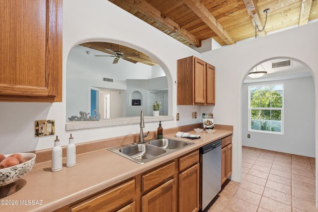 10523 E John McNair Place, Tucson, AZ 85747