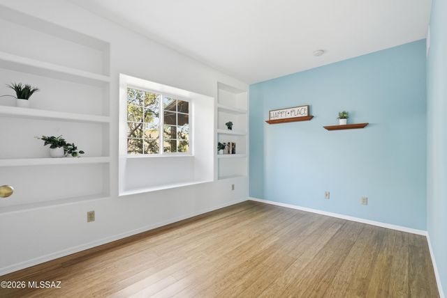 10523 E John McNair Place, Tucson, AZ 85747