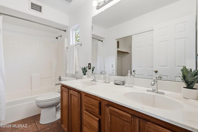 10523 E John McNair Place, Tucson, AZ 85747