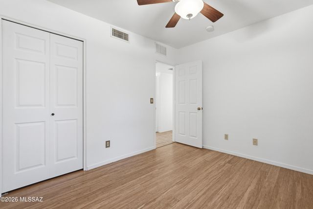 10523 E John McNair Place, Tucson, AZ 85747