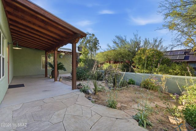 10523 E John McNair Place, Tucson, AZ 85747