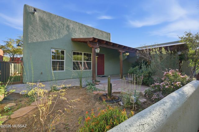 10523 E John McNair Place, Tucson, AZ 85747