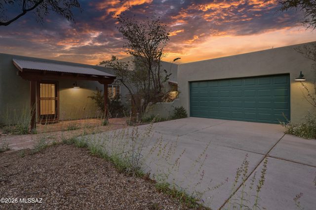 10523 E John McNair Place, Tucson, AZ 85747