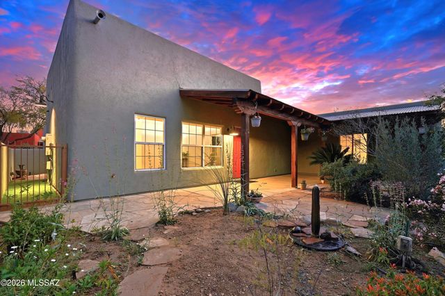 10523 E John McNair Place, Tucson, AZ 85747