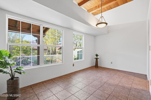 10523 E John McNair Place, Tucson, AZ 85747