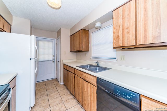 5358 Gawain, San Antonio, TX 78218