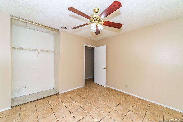 5358 Gawain, San Antonio, TX 78218