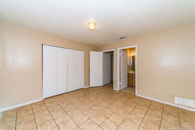 5358 Gawain, San Antonio, TX 78218