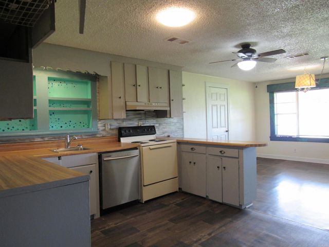 1105 Lingo Rd, Lonoke, AR 72086