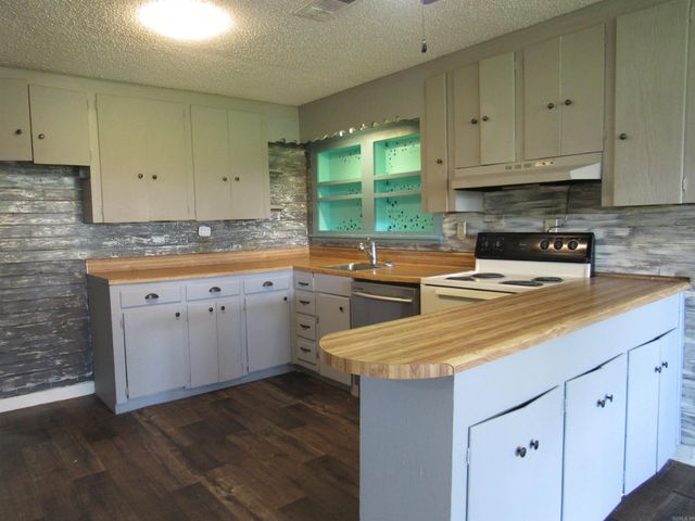 1105 Lingo Rd, Lonoke, AR 72086