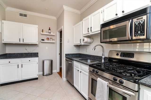 201 D St 2, Boston, MA 02127