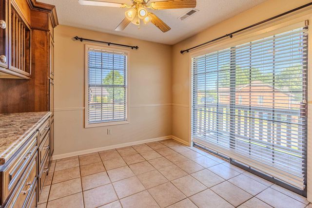 1720 Georgetown Circle, Paragould, AR 72450