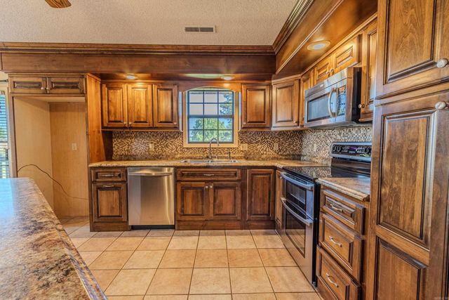 1720 Georgetown Circle, Paragould, AR 72450