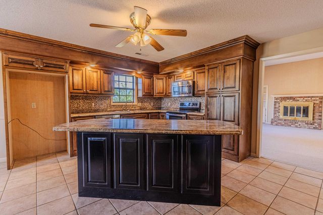 1720 Georgetown Circle, Paragould, AR 72450