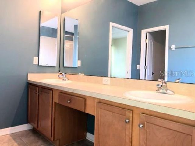 2520 PEEKSKILL ROAD, Valrico, FL 33594