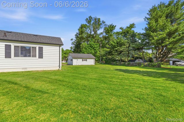 8710 32 Mile Road, Washington Township, MI 48095