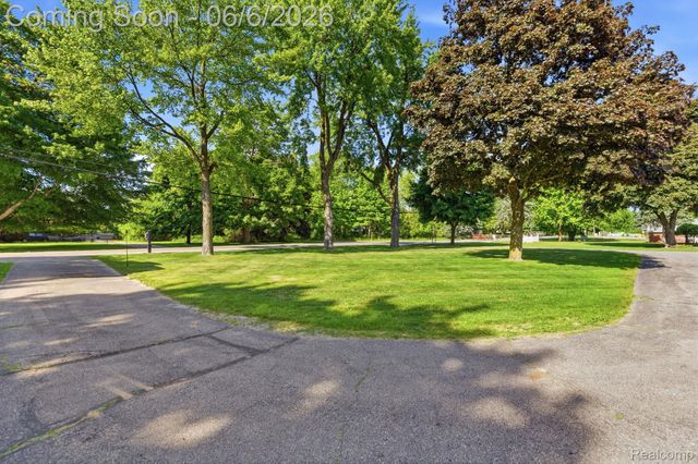 8710 32 Mile Road, Washington Township, MI 48095