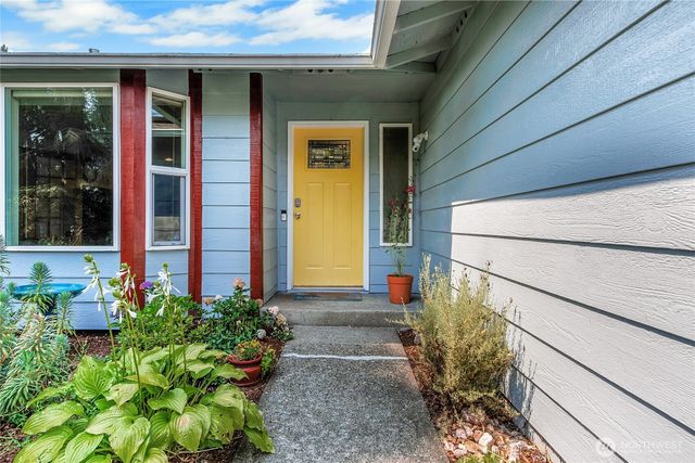 10304 E 63rd Ave Court, Puyallup, WA 98373