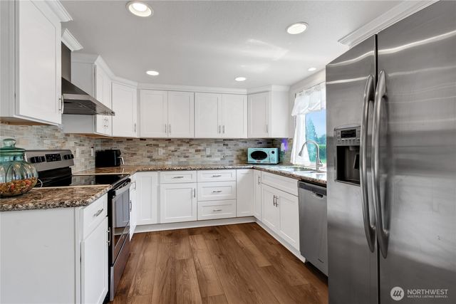 10304 E 63rd Ave Court, Puyallup, WA 98373