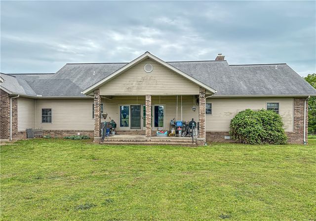 1090 CR 401, Berryville, AR 72616