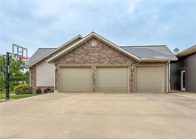 1090 CR 401, Berryville, AR 72616